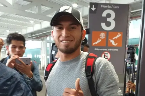 Juan Escobar llega a México para unirse a Cruz Azul