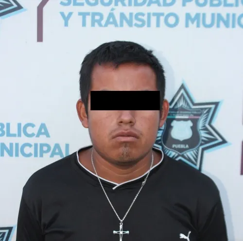 Detuvo policía municipal de Puebla a hombre por violación a una menor