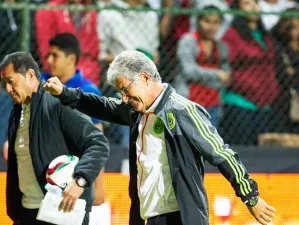 Video: La broma de jugadores al ?Tuca? Ferretti
