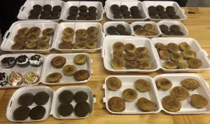 Detienen a pasteleros de cupcakes, hechos con marihuana