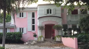 En Miami localizan otra caja de seguridad en mansión de Pablo Escobar