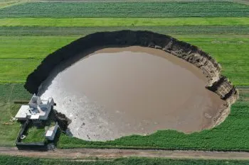 Socavón: fenómeno natural, no atractivo turístico