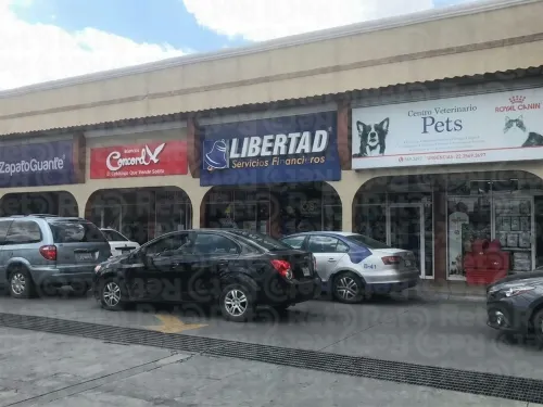Golpean y roban 300 mil pesos a cuentahabiente en Plaza Tolín