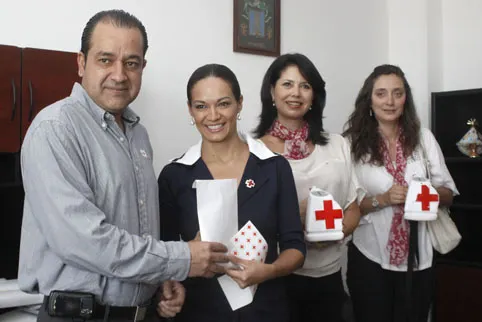 Se realiza colecta de la Cruz Roja en dependencias municipales