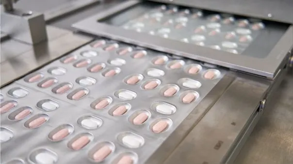 EU duplicará primera compra de millones de píldoras anticovid de Pfizer