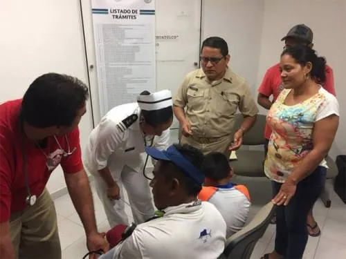 Localizan embarcación extraviada en Oaxaca con tripulantes a salvo