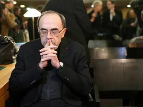 Dimite el cardenal Barbarin tras condena por encubrir a cura pedófilo