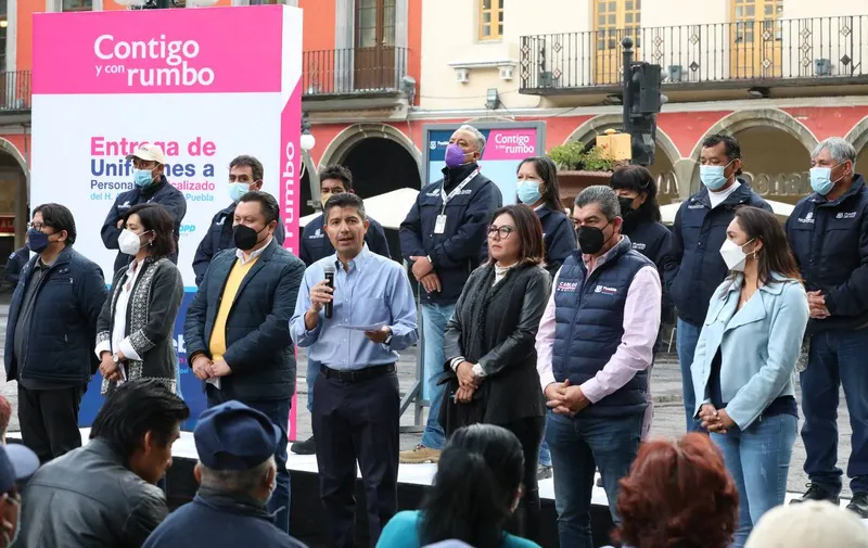 Entrega de uniformes a sindicalizados
