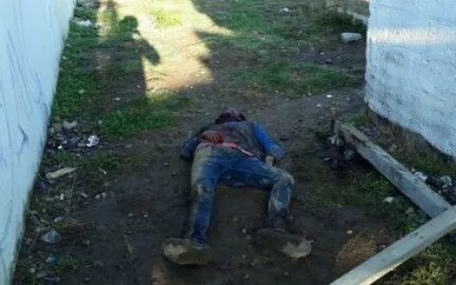Golpeado y apuñalado, hallan cadáver en Texmelucan