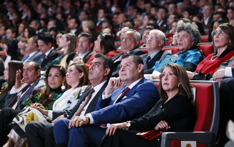 El gobernador electo de Puebla, Alejandro Armenta Mier, estuvo presente en el tercer informe de labores de la gobernadora de Tlaxcala, Lorena Cuéllar Cisneros