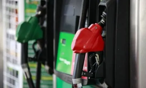 Gasolinas bajan dos centavos y el diésel uno este fin de semana