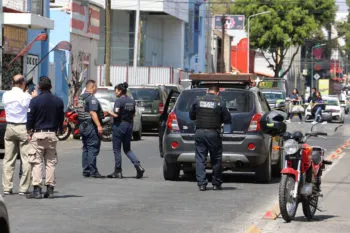 Por un conflicto vial, un automovilista resultó lesionado por un impacto de bala, en la zona de la UPAEP