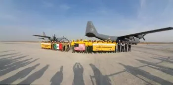 Gobierno de México recibe con honores al agrupamiento de ayuda humanitaria que apoyó en el incendio de Los Ángeles