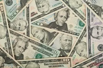 Dólar se cotiza por arriba de los 21 pesos