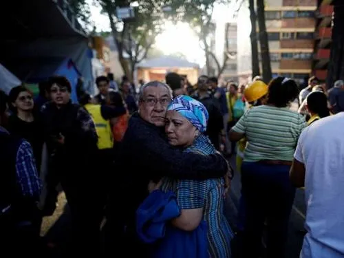 Van más de 389 réplicas del sismo