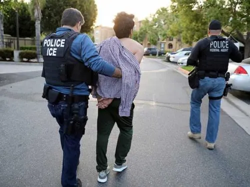 Acusa Trump a California de acoger a ‘miles de extranjeros criminales’