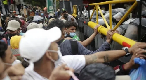 Migración restringe paso de guatemaltecos por posible llegada de caravanas