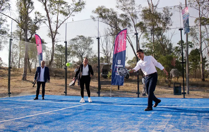 Ayuntamiento de Puebla entrega cancha de pádel