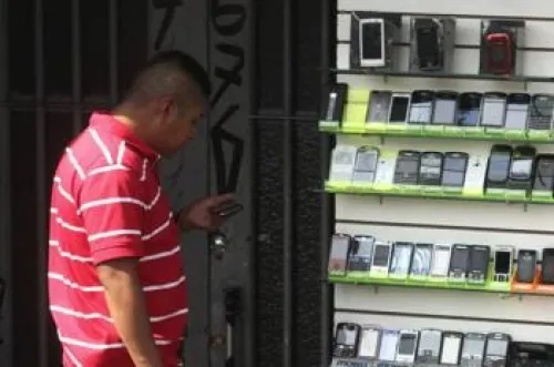 No habrá más venta de celulares en vía pública; cabildo avalará prohibición