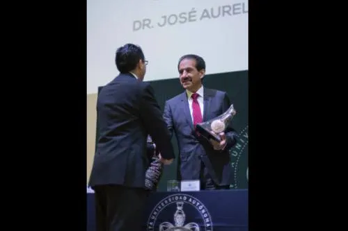 Elevar la eficiencia terminal a través de nuevos esquemas de titulación, un esfuerzo conjunto: AEO