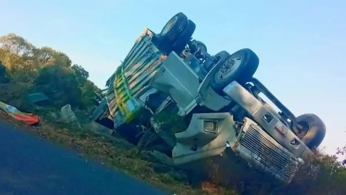 Volcadura Camion Ajalpan