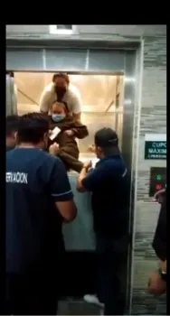 Colapsa el elevador del IMSS La Margarita por segunda ocasión, cuatro personas quedaron atrapadas