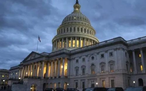 Senado debate propuesta de Trump para acabar cierre de gobierno en EU