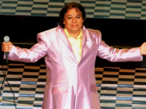 Quiere Juan Gabriel dueto con ex Beatle