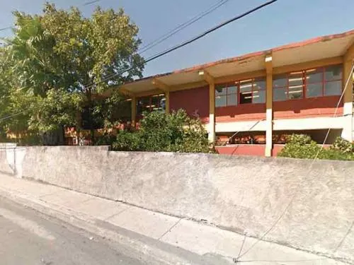 Alumna ataca a su maestro con navaja en Guadalupe, Nuevo León