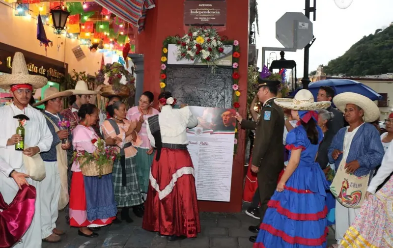 atlixco-pega-bando-patrio