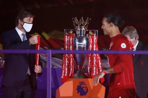 Liverpool levanta el trofeo de campeón tras una fiesta de goles