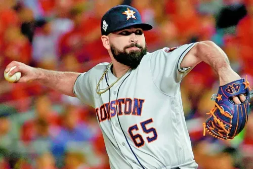 El pitcher mexicano José Urquidy busca un lugar en la rotación abridora de los Astros de Houston