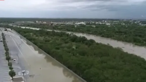 Se desborda el Río Bravo; evacuan a familias en Tamaulipas