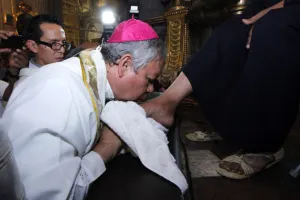 Arzobispo invita a fieles a vivir con humildad y servicio al prójimo