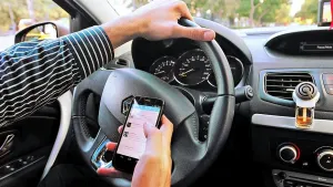 MANEJAR CON CELULAR: Te explicamos esta nueva iniciativa de ley
