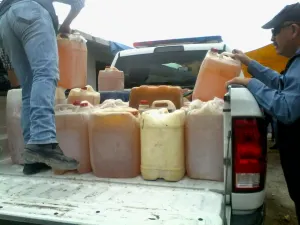 Policía Estatal aseguró 32 bidones con hidrocarburo robado