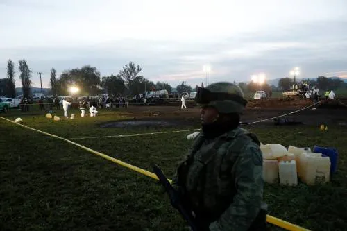 Combate al huachicoleo no se detendrá: AMLO