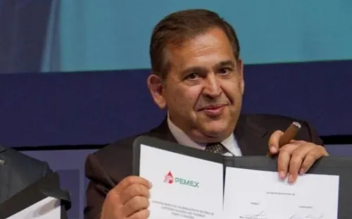 Detienen a dueño de Altos Hornos de México en España
