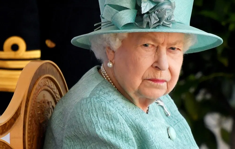 La reina Isabel ya está de vuelta en el palacio tras hospitalización