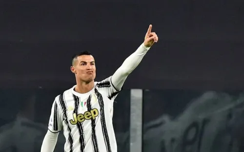 CR7 supera a Pelé como segundo máximo goleador de la historia
