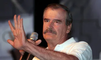 Vicente Fox pide a Xóchitl Gálvez restablecer la pensión a expresidentes y eliminar los programas sociales 
