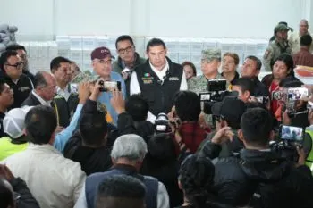 Armenta recorre albergue en Huauchinango y supervisa atención a afectados por las lluvias