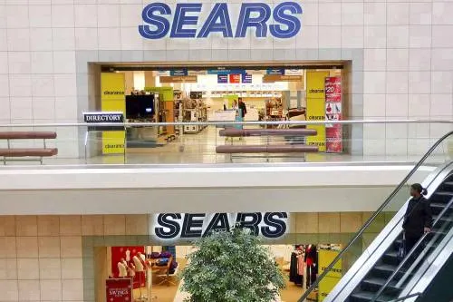Sears se prepara para la quiebra; sus acciones se desploman