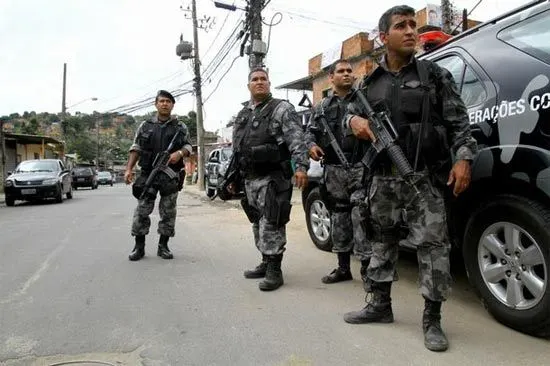 Deja 5 muertos operativo policiaco en favelas de Río de Janeiro