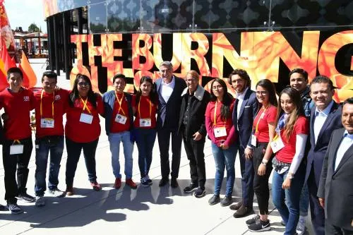 Ricardo Salinas y Tony Gali inauguran la Ciudad de las Ideas: The Burning Questions