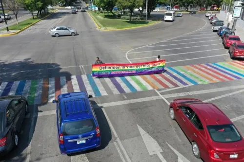 García Olmedo llama a comunidad gay y grupos conservadores a respetarse y no confrontarse