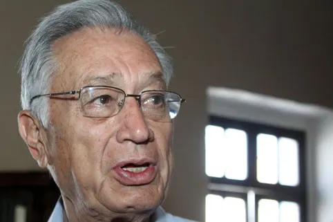 RMV será parado en seco si mete las manos al proceso: Bartlett