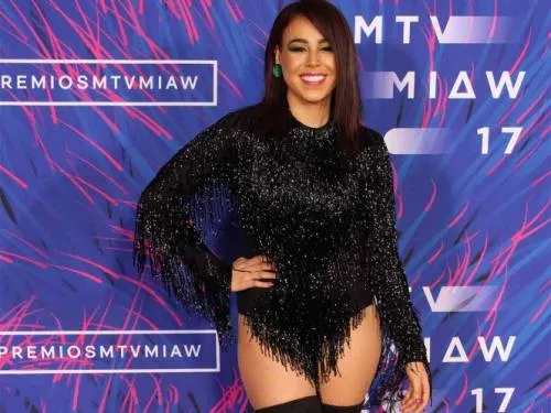Danna Paola y su selfie sin maquillaje incendió Instagram