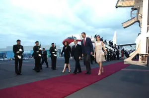 Llegan a México para visita de Estado reyes de España
