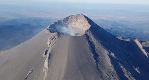 Registra Popocatépetl 61 exhalaciones en las últimas 24 horas